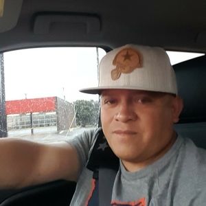 Meet your Posher, Cesar